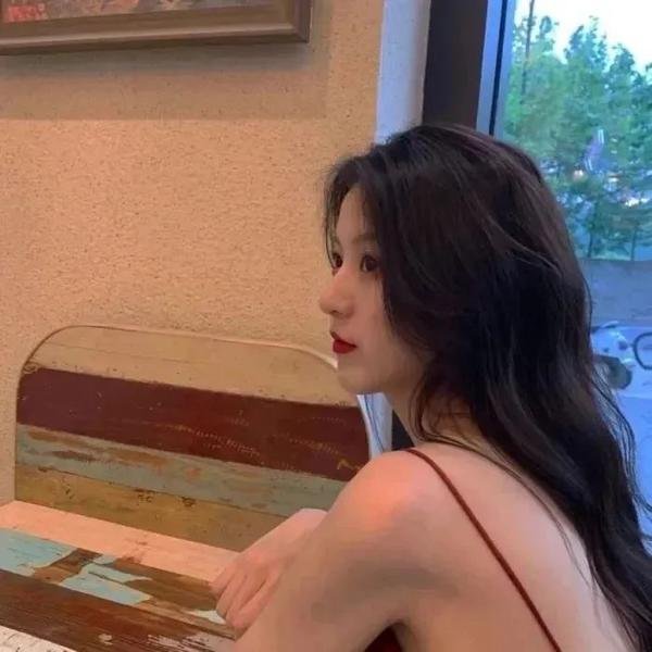 三个盗贼和狮子